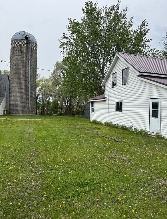 63503 370th St - Property Image