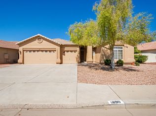1890 W Armstrong Way, Chandler, AZ 85286