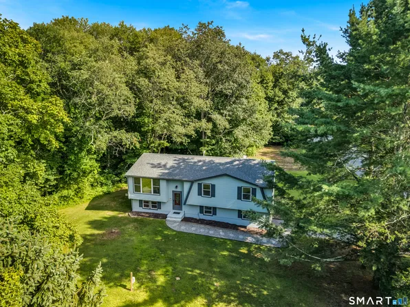 1018 Grassy Hill Road, Montville, CT 06370