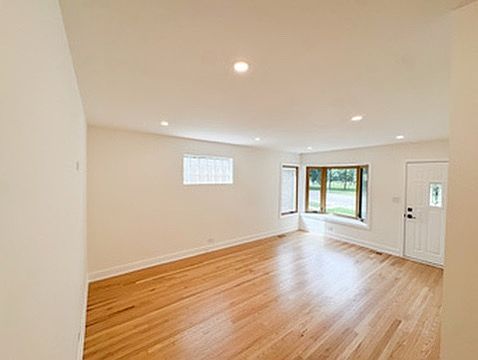 4th image of 6761 W Talcott Ave