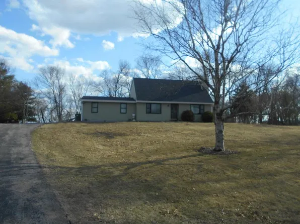 2262 Ridgeview Dr, Muscatine, IA 52761