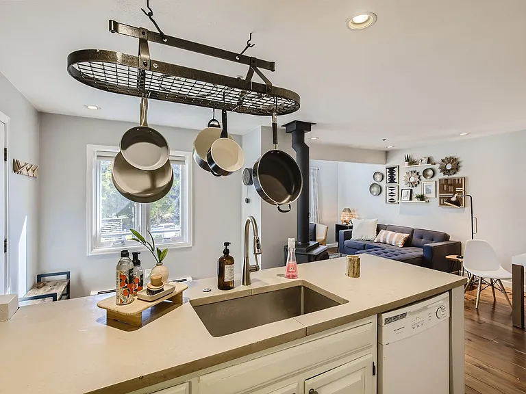 2113 Walnut St #9B — Photo 15