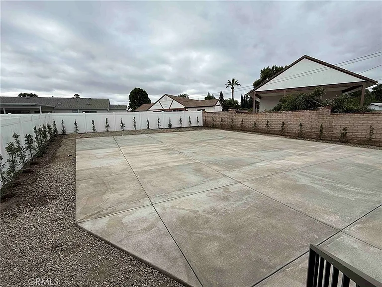 9132 Balcom Ave — Photo 3