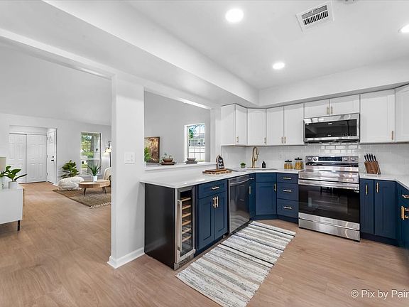 5th image of 579 Westminster Cir
