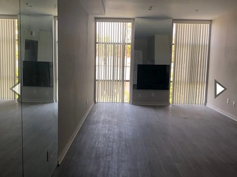 125.5 N Doheny Dr #306 — Photo 5
