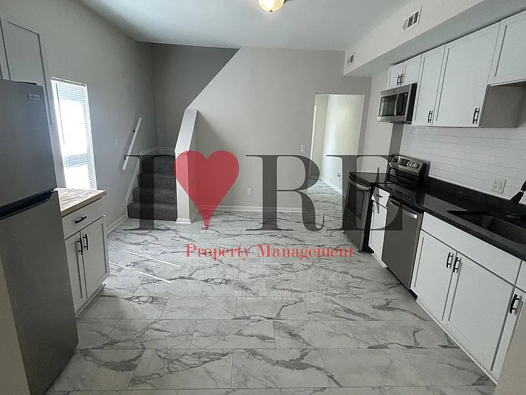 1283 W Broad St — Photo 6