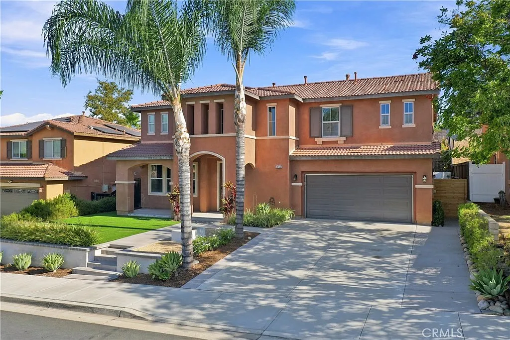 4 bed, 2.5 bath, 2962 sqft, $3,625 — Photo 1