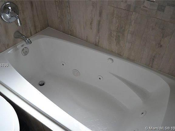 2nd image of 750 Pennsylvania Ave APT 2