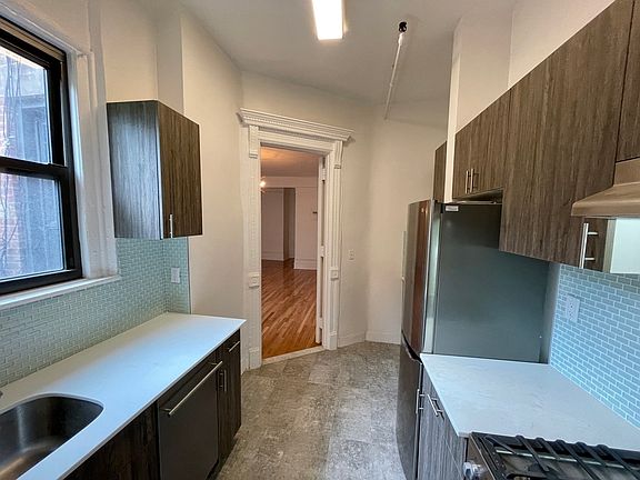 4th image of 15 E 94th St APT 3B