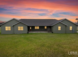 6230 E 5th Rd, Bark River, MI 49807