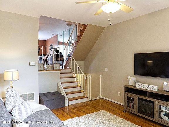 5th image of 164 Woodcutters Ln