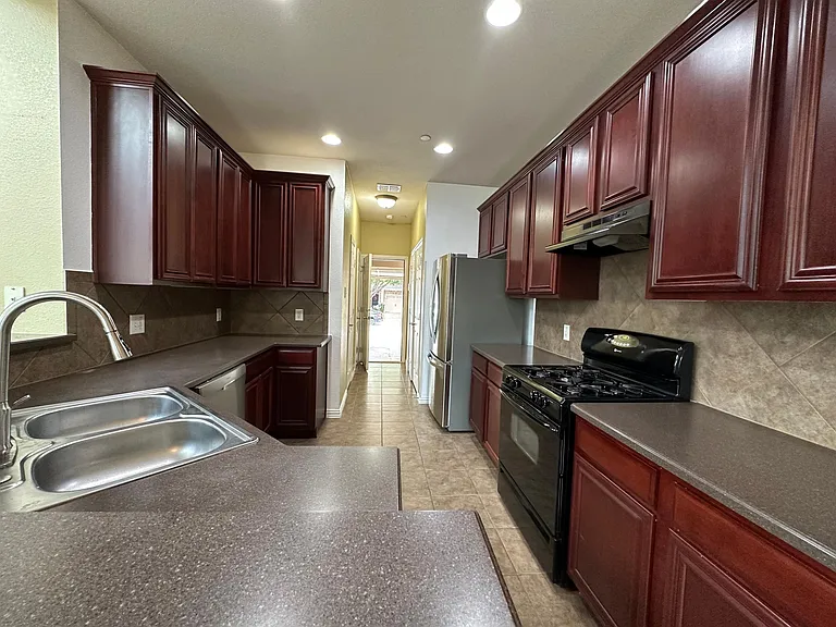 8730 Manhattan Ave #8730 — Photo 58