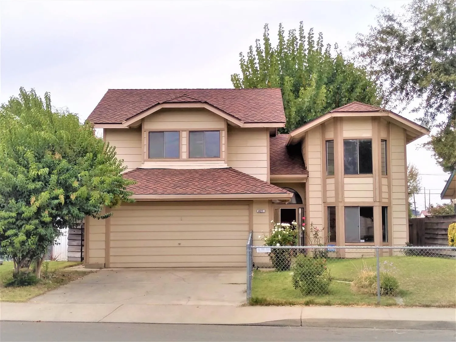 421 Phoenix Ave photo 1