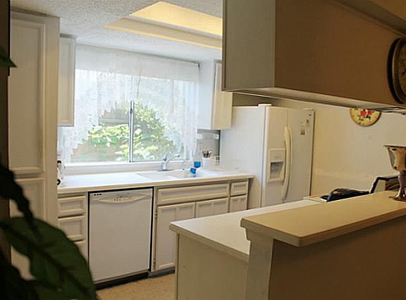 3rd image of 2012 Clubridge Dr