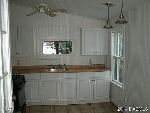 3rd image of 211 Mullally St