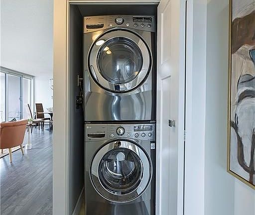 5th image of 155 Kent St #1205