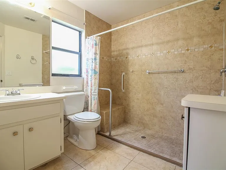 1424 Bramblewood Dr — Photo 8