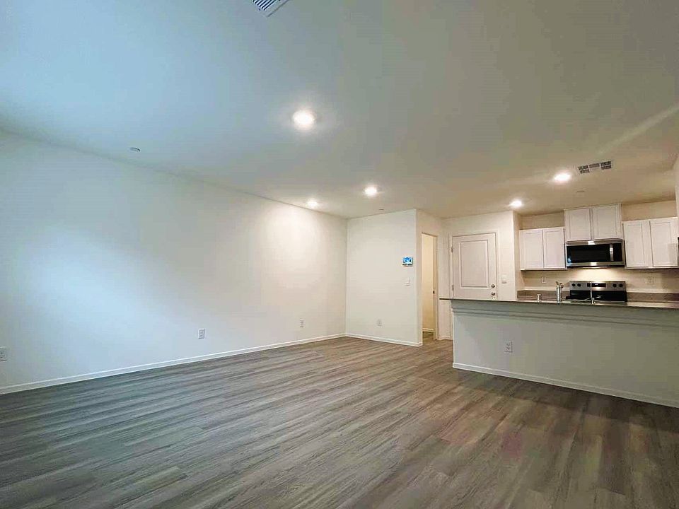 1st image of 6173 Lily Garden St #1