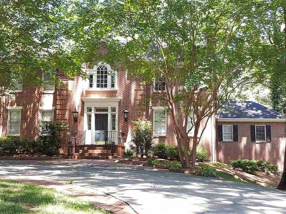 1st image of 101 Woodland Way