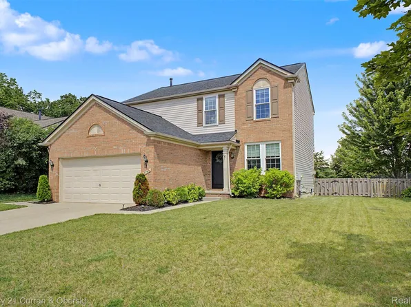 7783 Berwick Dr, Ypsilanti, MI 48197