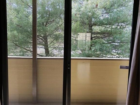 3rd image of 8 Oakwood Ave APT C5