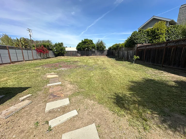 3293 Roland Dr — Photo 24
