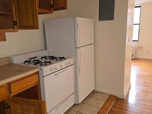 2nd image of 2179 3rd Ave APT 4A
