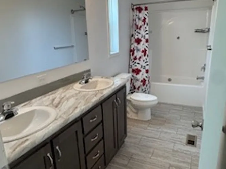 204 Onandaga Ave — Photo 13