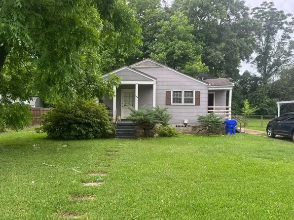 106 White Dr, Troy, AL 36081