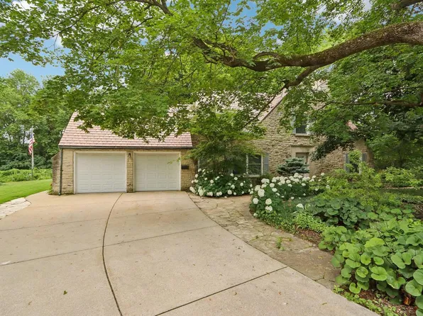 S24W23112 Lookout DRIVE, Waukesha, WI 53186