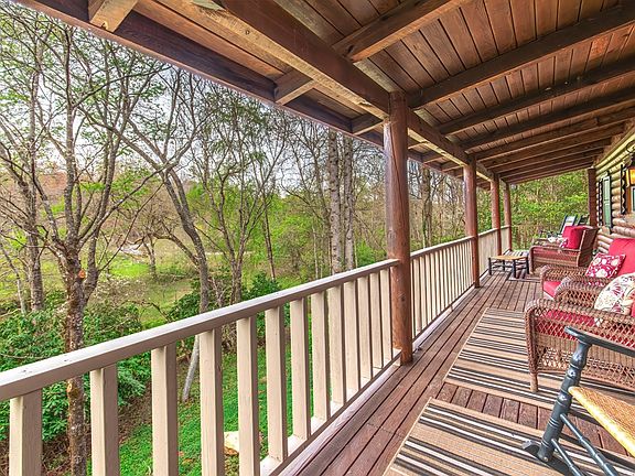 3rd image of 742 Beaver Run Rd