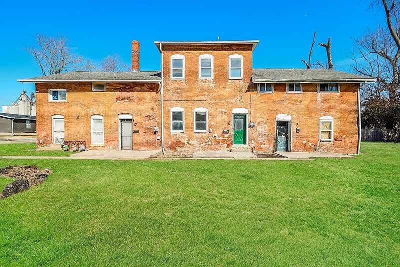 1st image of 20 Vernon Ave Unit 2