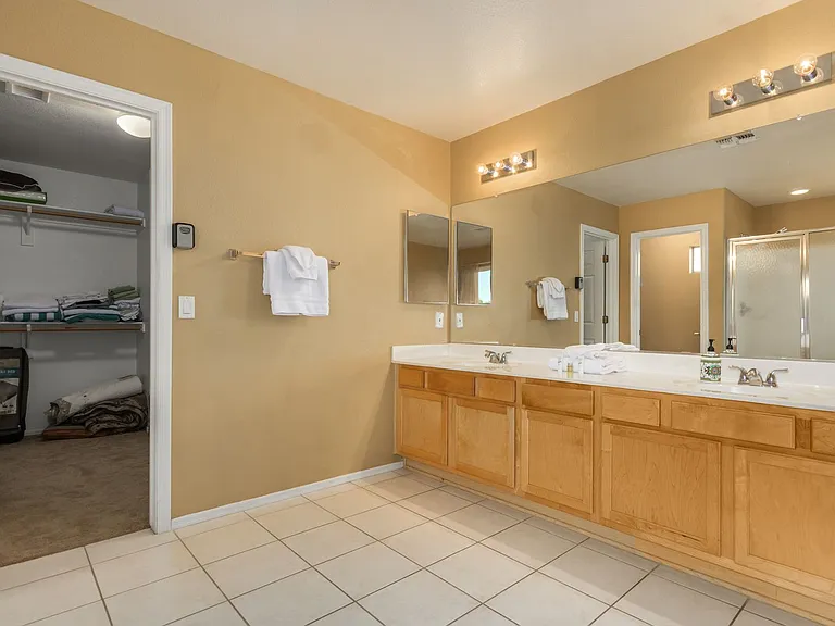 8440 W Alex Ave — Photo 36