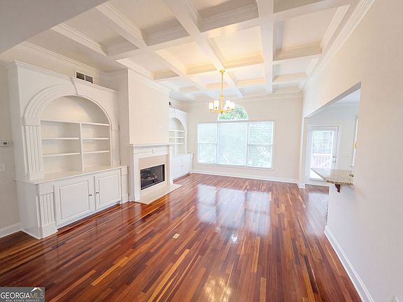 3rd image of 809 Arbor Way