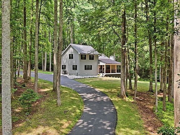4th image of 2450 Symphony Ln