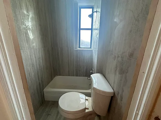 Rented by Space Link Realty | media 4