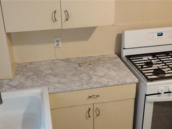 4th image of 2208 S 9th St