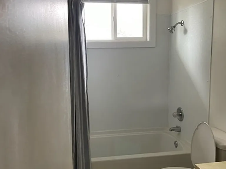 410 N 19th Ave — Photo 17