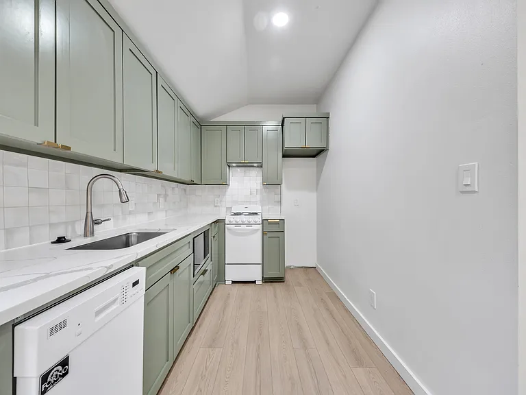 601 Pearson Ave — Photo 4