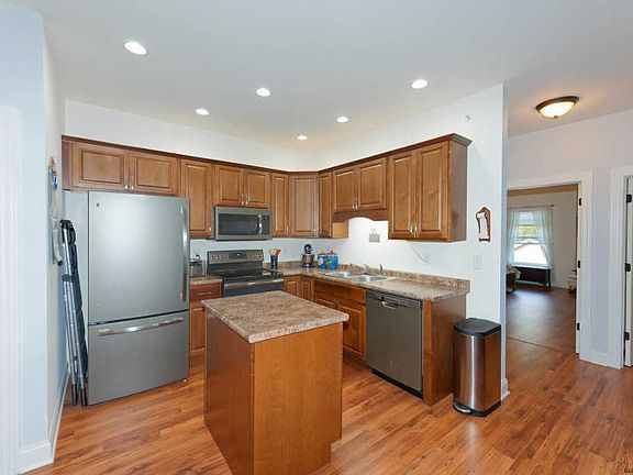 3rd image of 2 Stonington Hill Rd Unit I