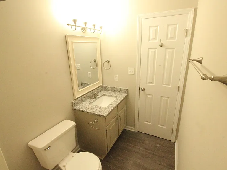 529 Bashford Rd — Photo 9