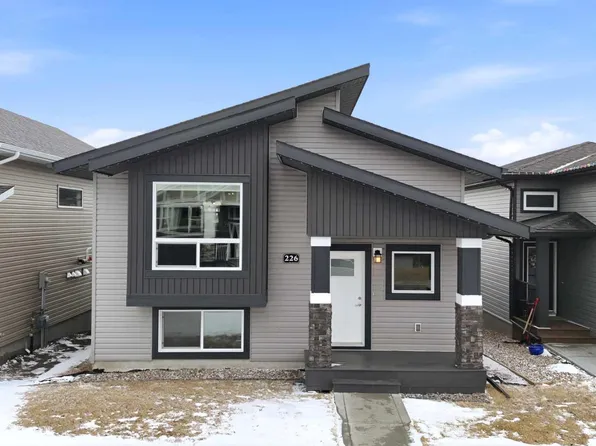 226 Livingston Close, Red Deer, AB T4R 0S8