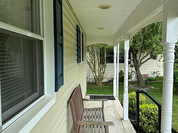 5th image of 5 Sweet Williams Court