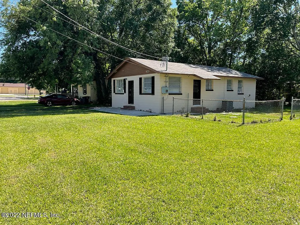 3 bed, 1.0 bath, 1088 sqft, $1,350 — Photo 4