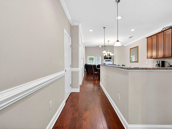 5th image of 1061 Monmouth Loop