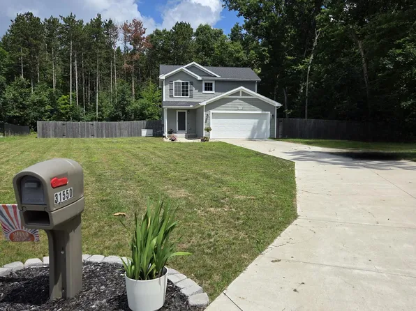 31550 Pine Ridge Cir, Lawton, MI 49065