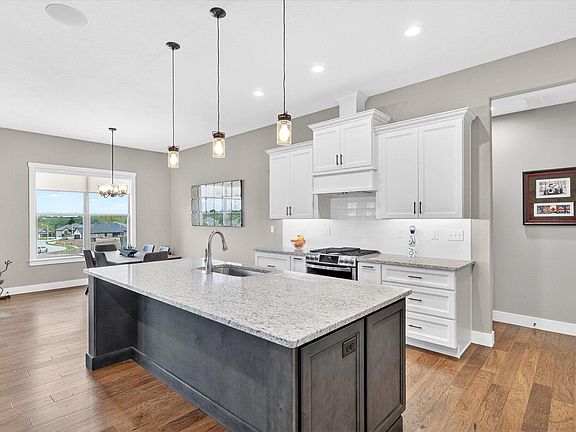 5th image of 1632 W Gaslight Drive