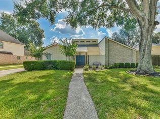 7111 Winding Walk Dr, Houston, TX 77095