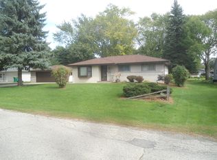 W160N9810 Colonial Dr, Germantown, WI 53022