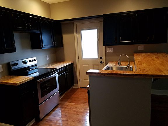 3rd image of 2227 Lincoln St